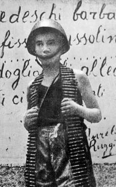 Neapolitan street boy armed 1943 uprising