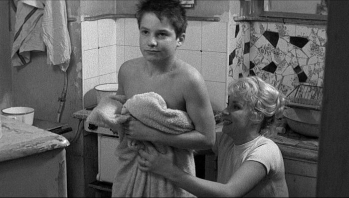 17 Antoine Mom Fluff